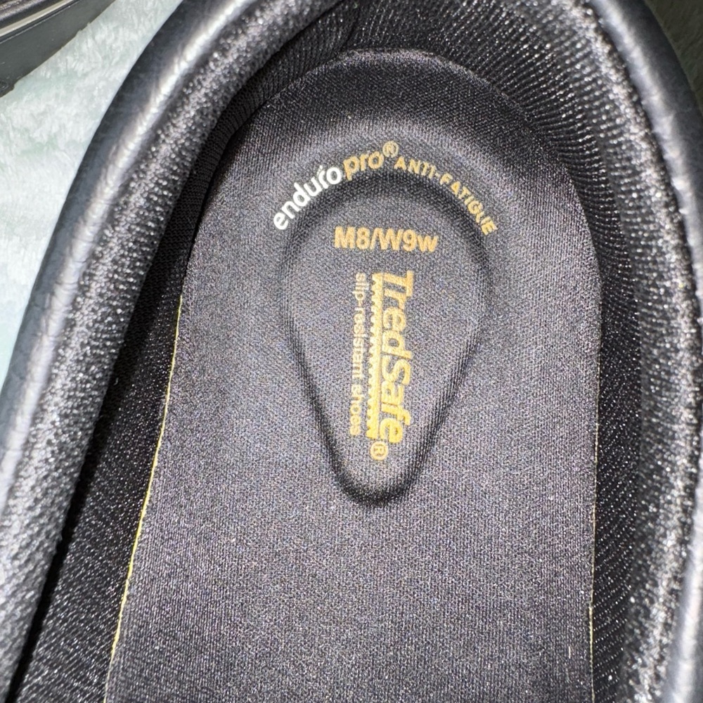 ๐ Black Slip-On slip-resistant Shoes size 9 wide - Picture 5 of 5